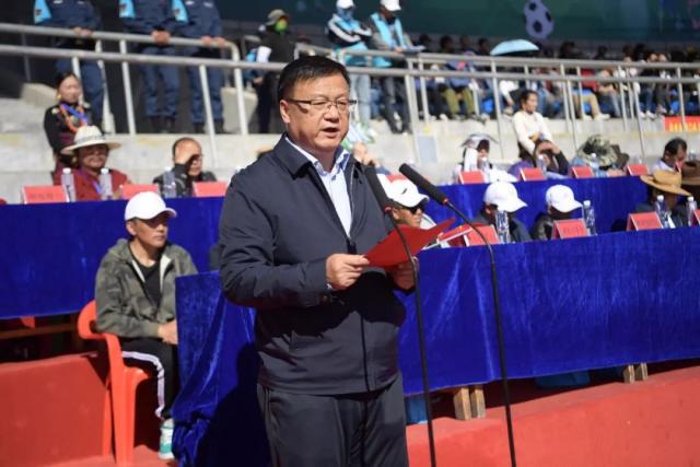 阿尔瓦雷斯转会僵局：球员被体系夹住