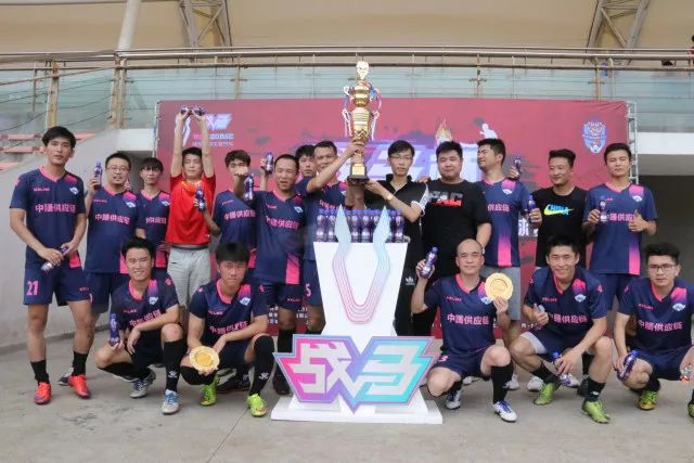 顺带打打球！浙BA比赛诸暨队28号球员遭嵊州队21号连肘带踢